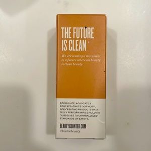 Skin Twin featherweight foundation